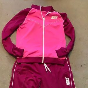 Women’s Nike Sweatsuit